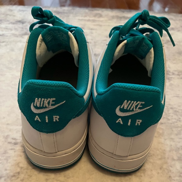 Nike Air Force 1 ‘07 in Turbo Green - Picture 3 of 4